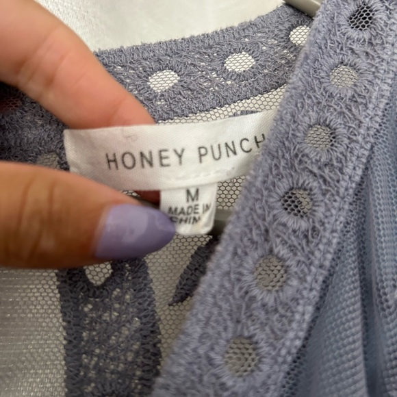 Cute lace dress / Honey Punch! - Picture 3 of 3